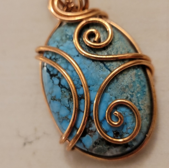 COPPER WIRE WRAPPED TURQUOISE PENDANT - Picture 3 of 4